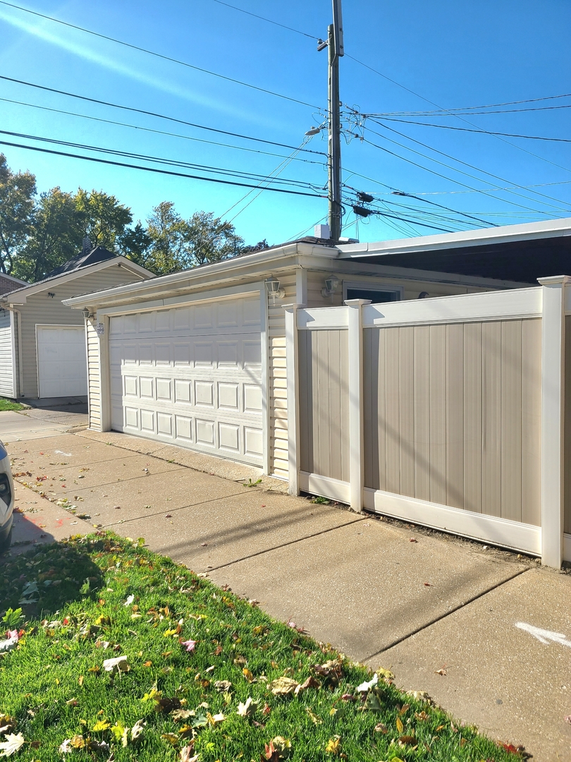 3801 W 63rd Place, Chicago, IL 60629