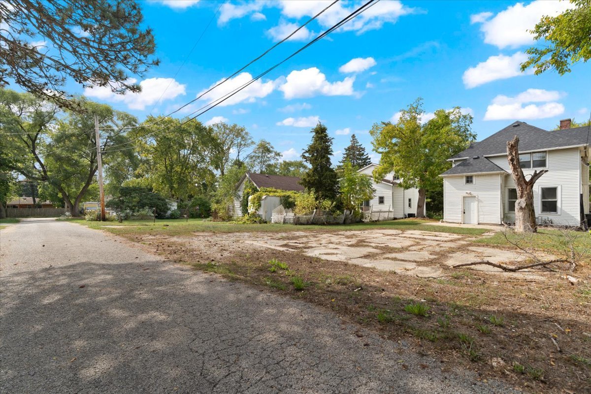 2409 Gilboa Avenue, Zion, IL 60099