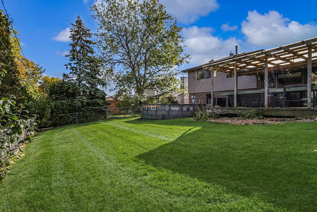 417 Glenys Drive, Lemont, IL 60439