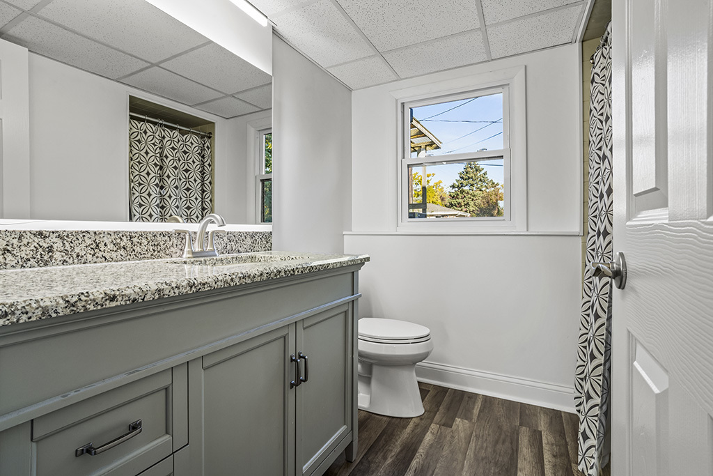 417 Glenys Drive, Lemont, IL 60439