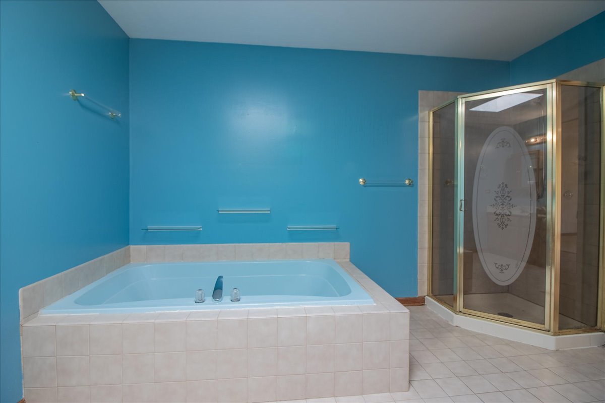 105 S Canyon Drive, Bolingbrook, IL 60490