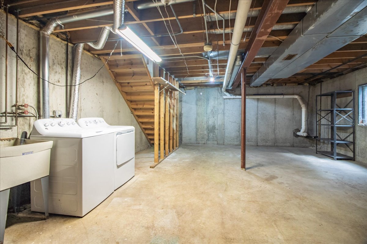 105 S Canyon Drive, Bolingbrook, IL 60490