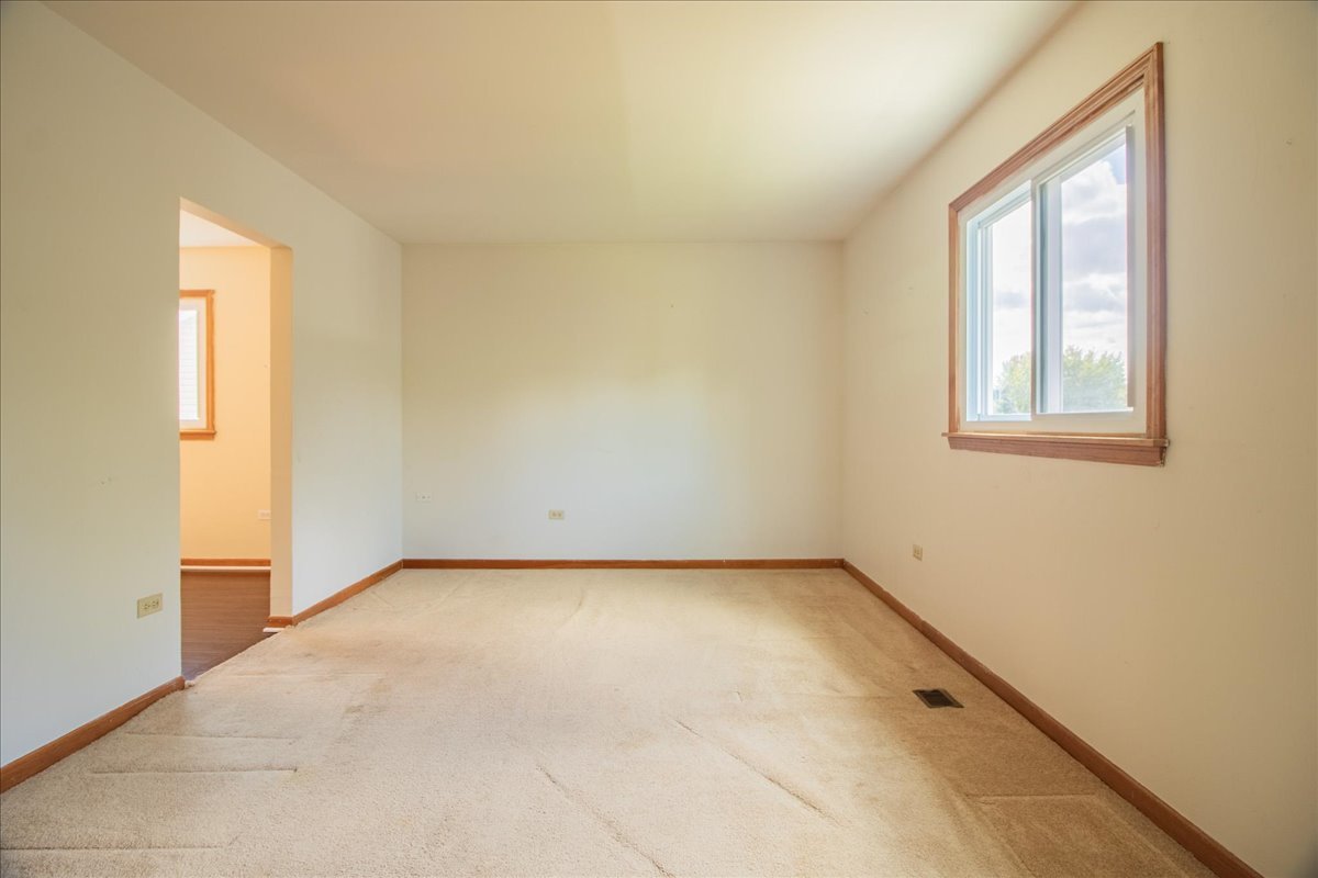 105 S Canyon Drive, Bolingbrook, IL 60490