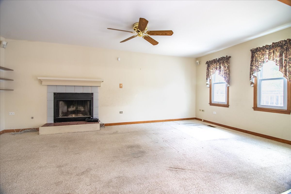 105 S Canyon Drive, Bolingbrook, IL 60490