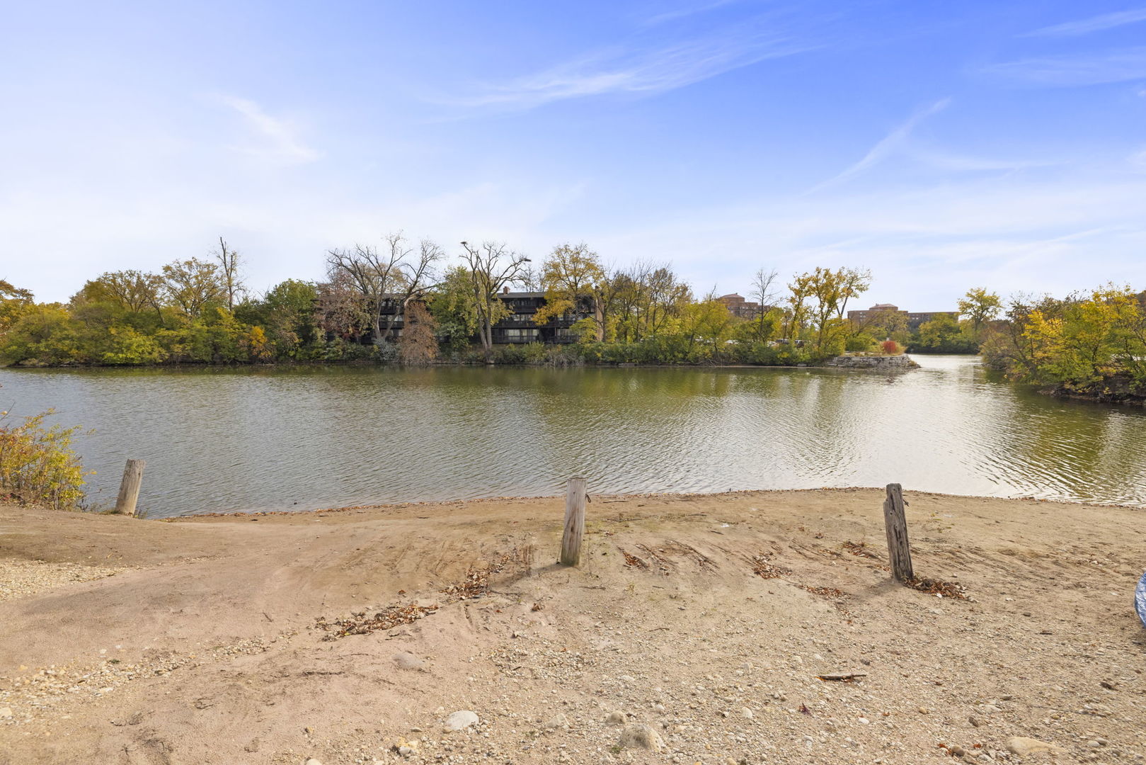 6008 LAKE Drive #1A, Lisle, IL 60532