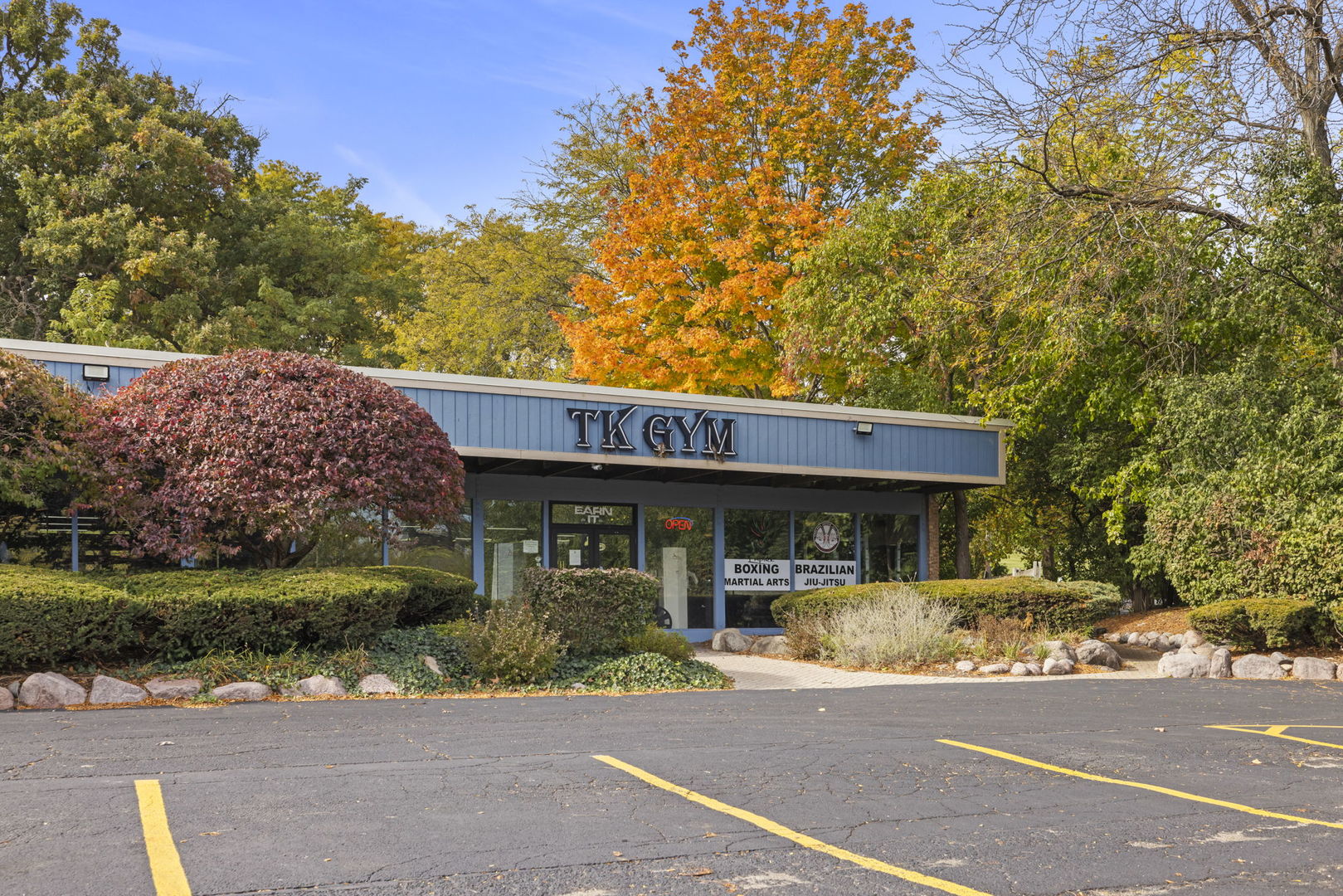 6008 LAKE Drive #1A, Lisle, IL 60532