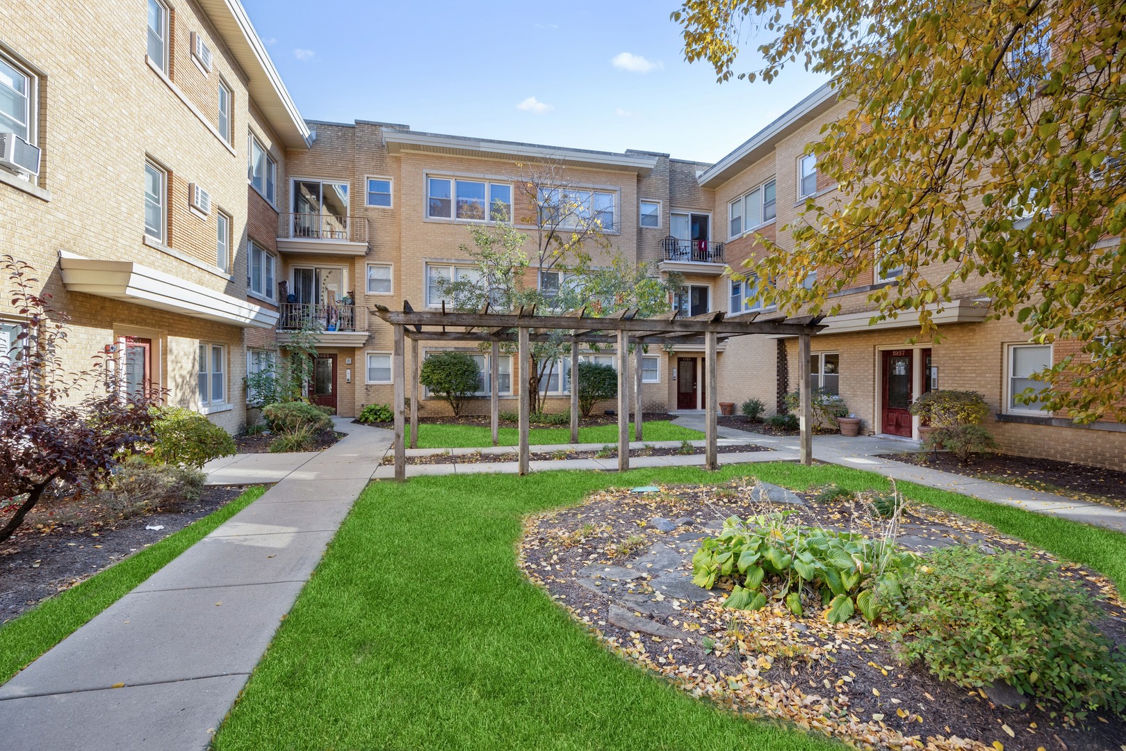 1953 Euclid Avenue #205, Berwyn, IL 60402