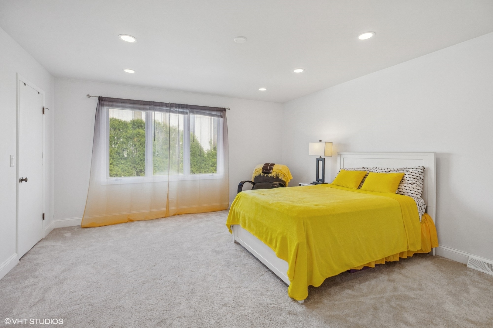 10039 LaCrosse Avenue, Skokie, IL 60077