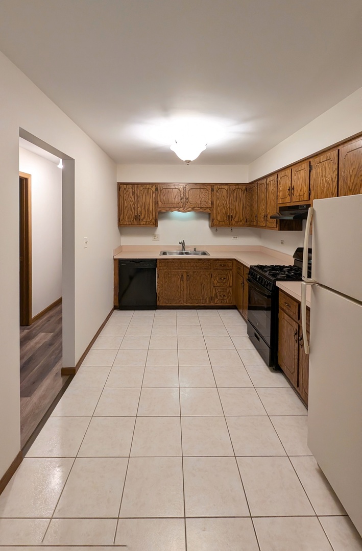 600 Crescenzo Court #B, New Lenox, IL 60451