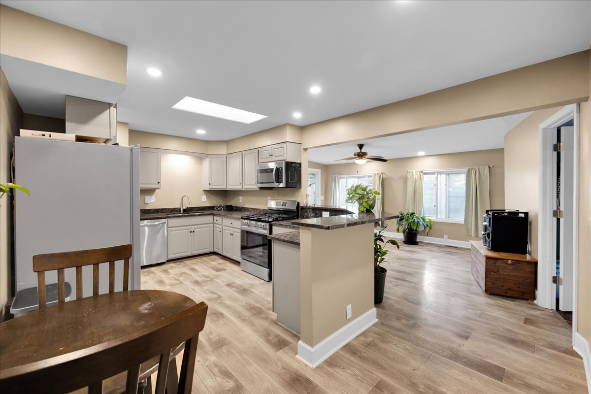 43 Hampton Road, Montgomery, IL 60538