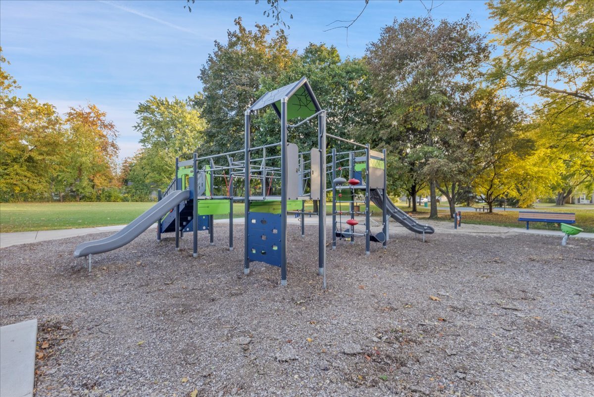 43 Hampton Road, Montgomery, IL 60538