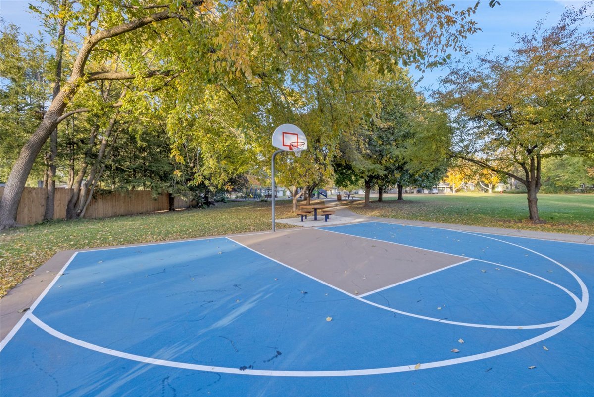 43 Hampton Road, Montgomery, IL 60538