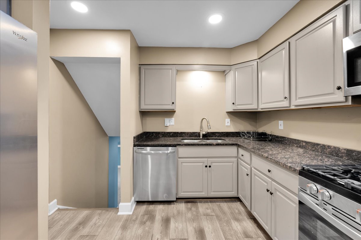 43 Hampton Road, Montgomery, IL 60538