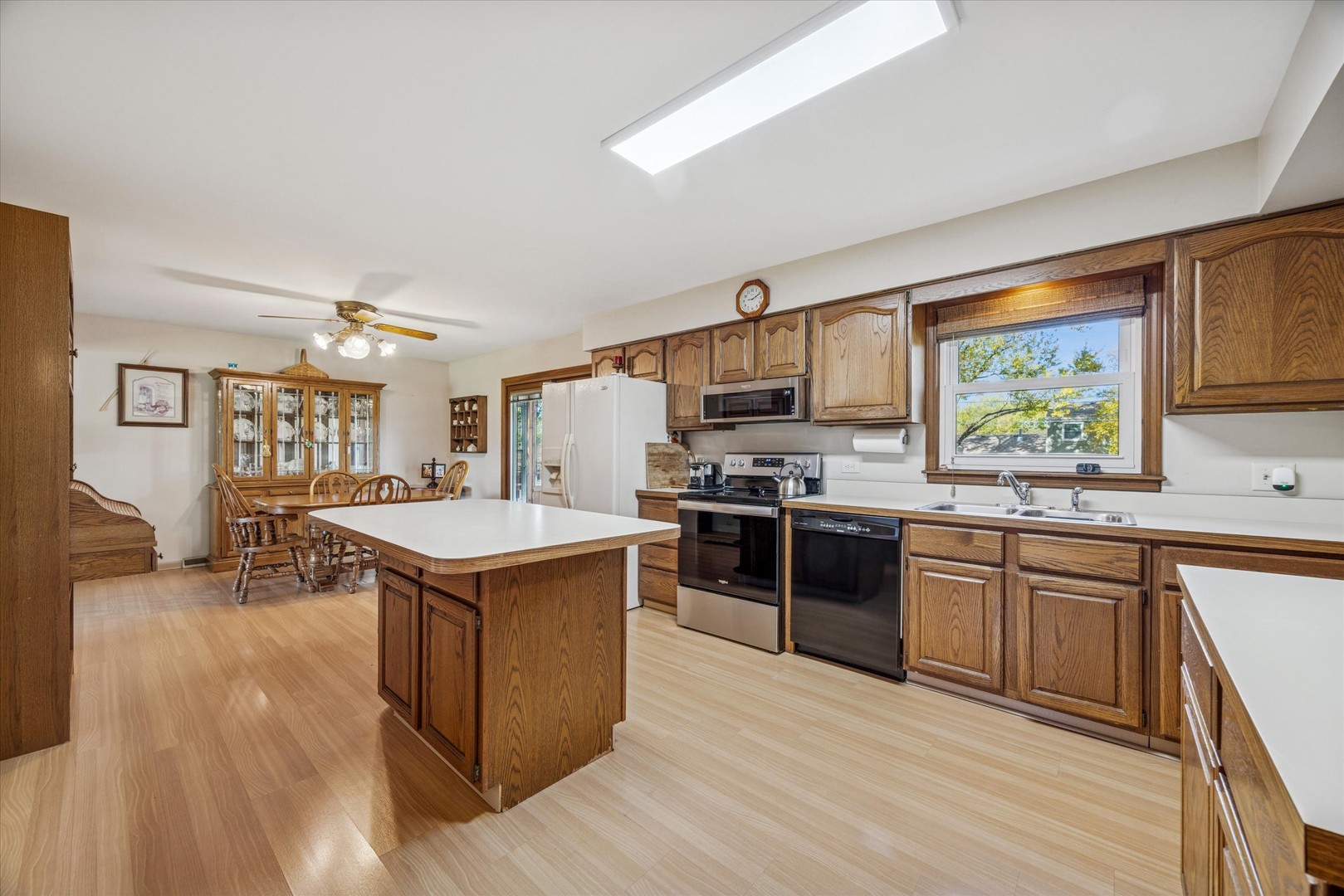 33W208 Bonnie Street, St. Charles, IL 60174