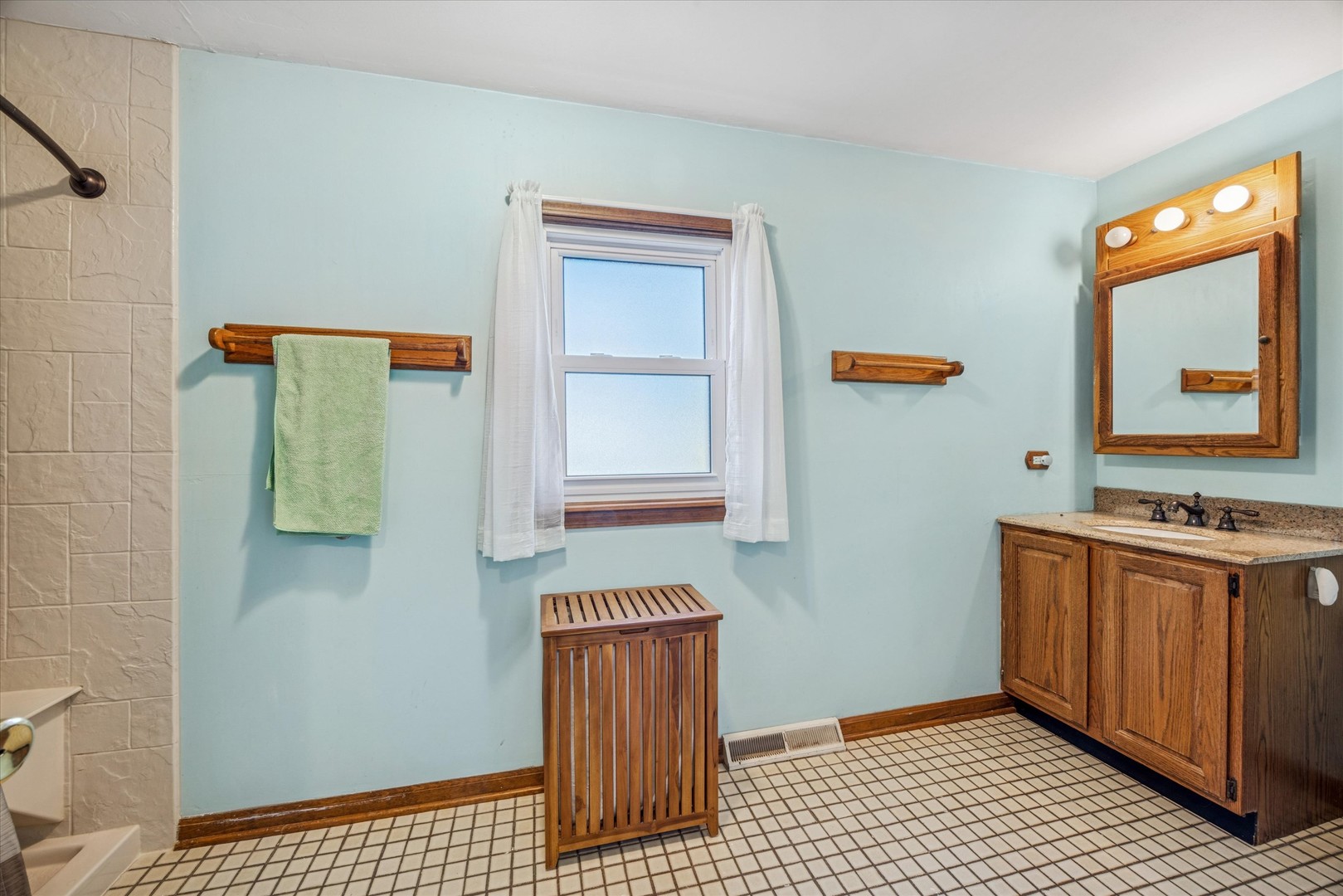 33W208 Bonnie Street, St. Charles, IL 60174