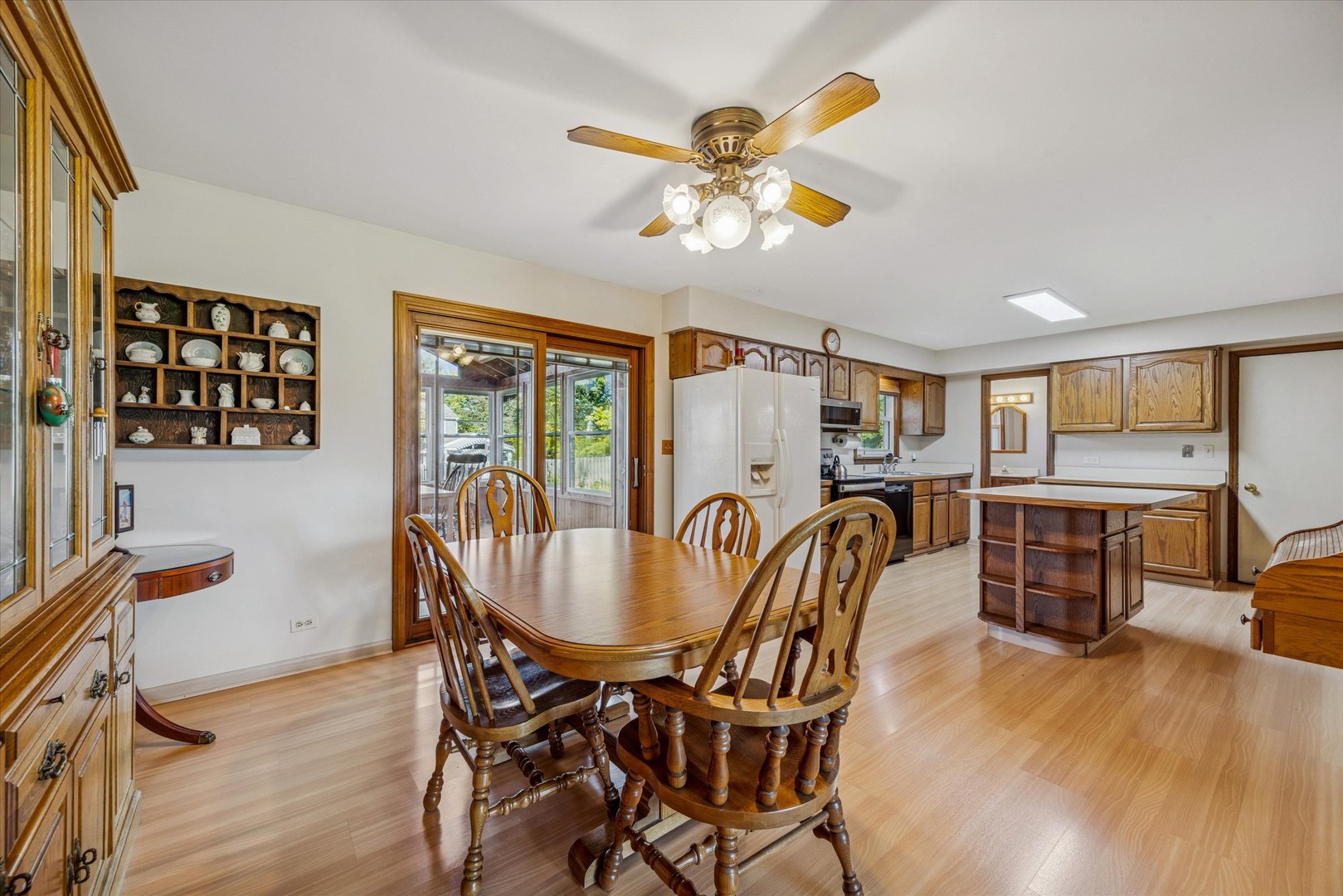 33W208 Bonnie Street, St. Charles, IL 60174