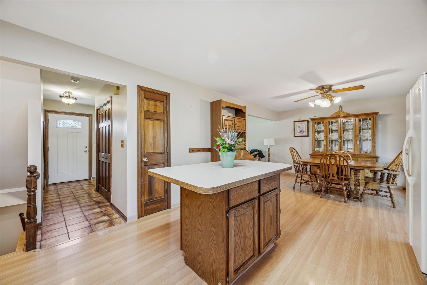 33W208 Bonnie Street, St. Charles, IL 60174