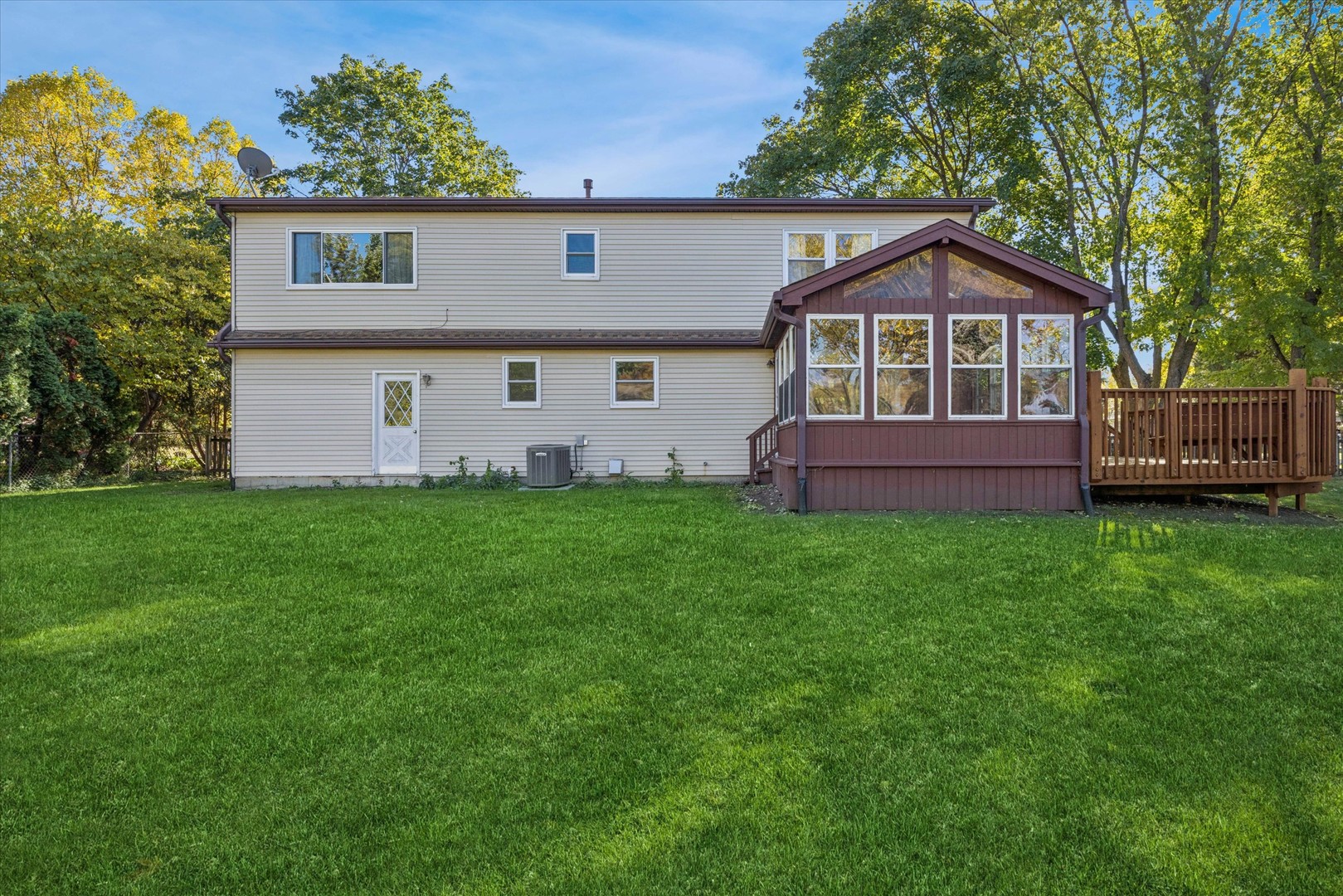 33W208 Bonnie Street, St. Charles, IL 60174