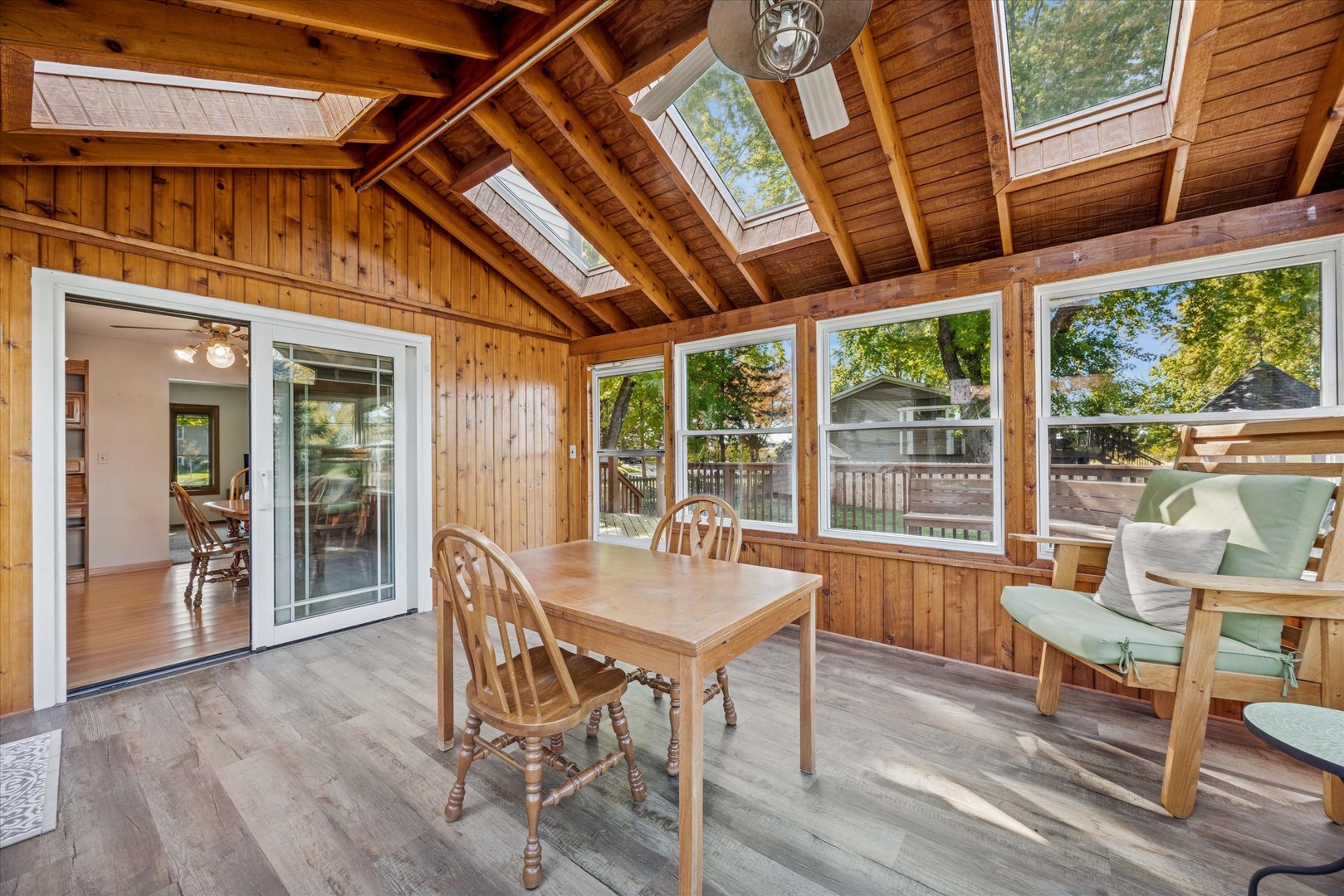 33W208 Bonnie Street, St. Charles, IL 60174