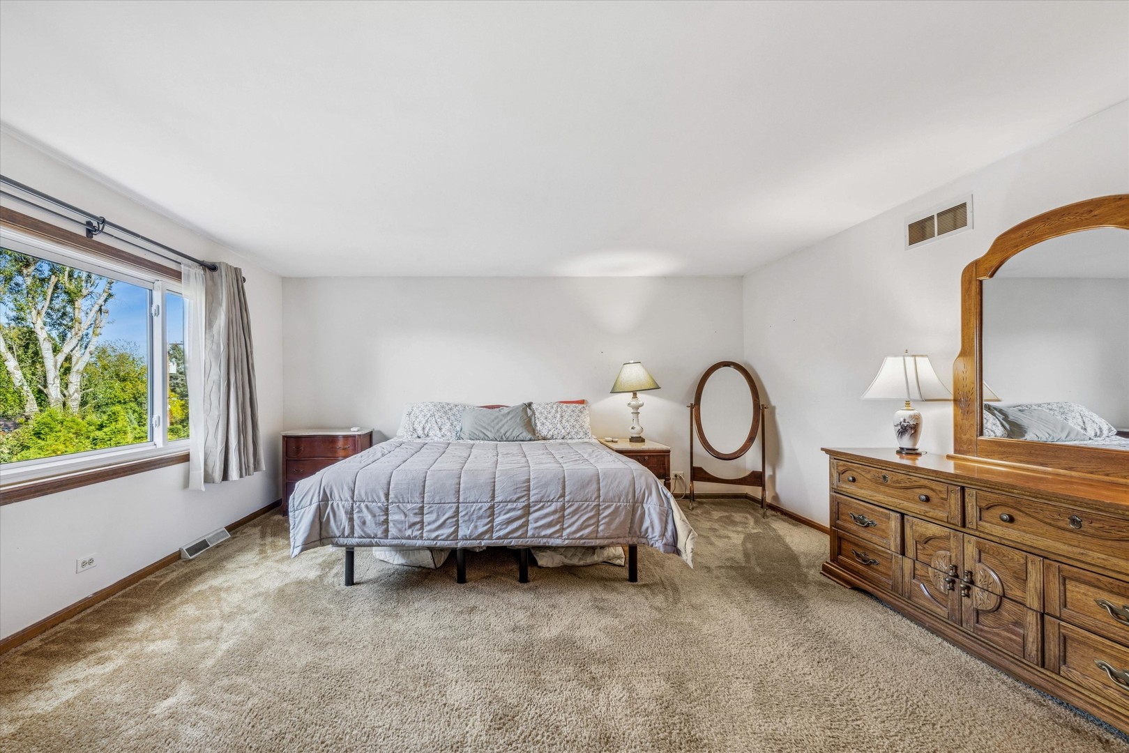 33W208 Bonnie Street, St. Charles, IL 60174