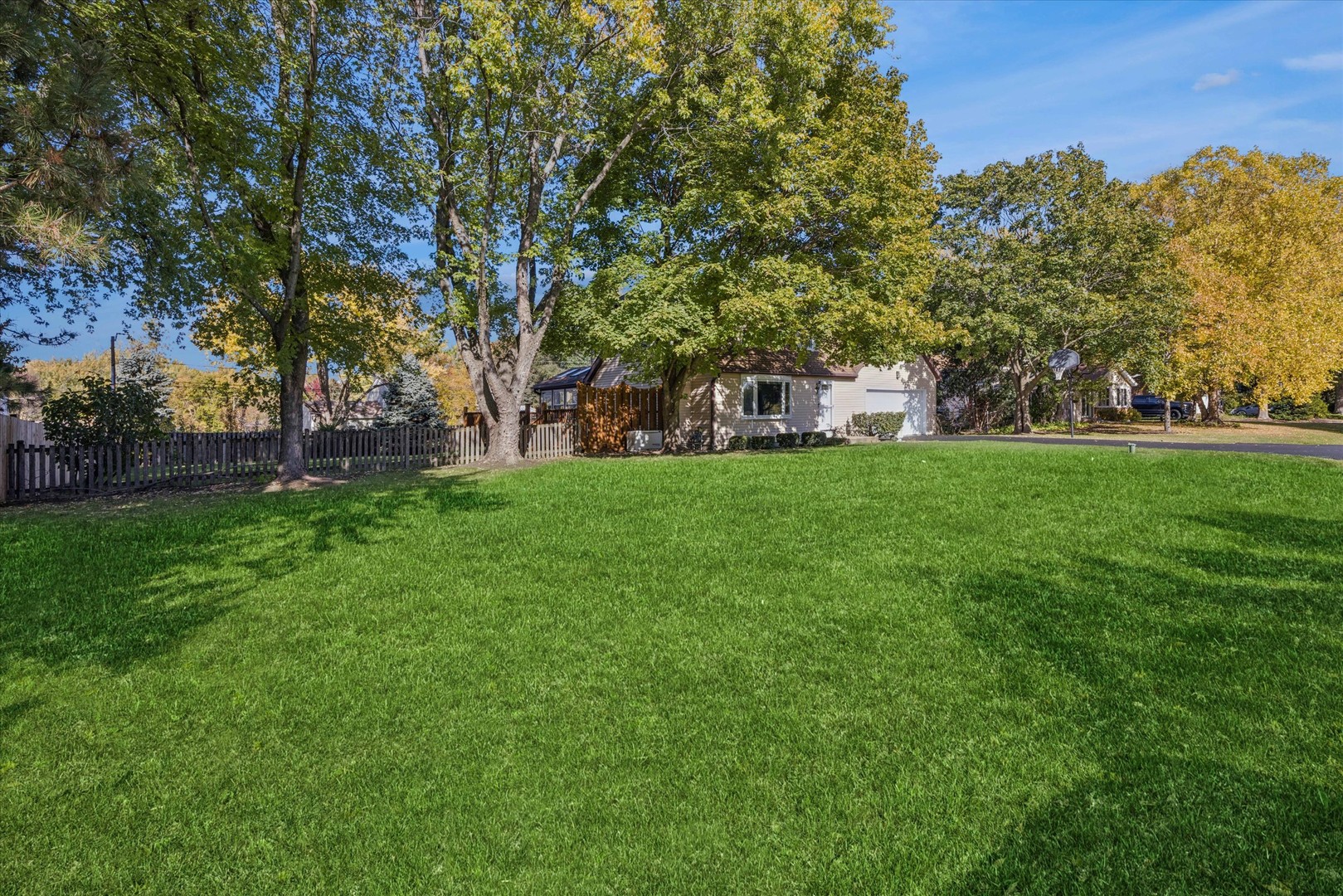 33W208 Bonnie Street, St. Charles, IL 60174