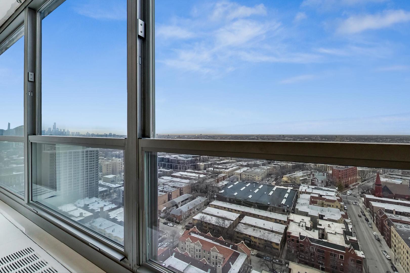 3550 N Lake Shore Drive #2728, Chicago, IL 60657