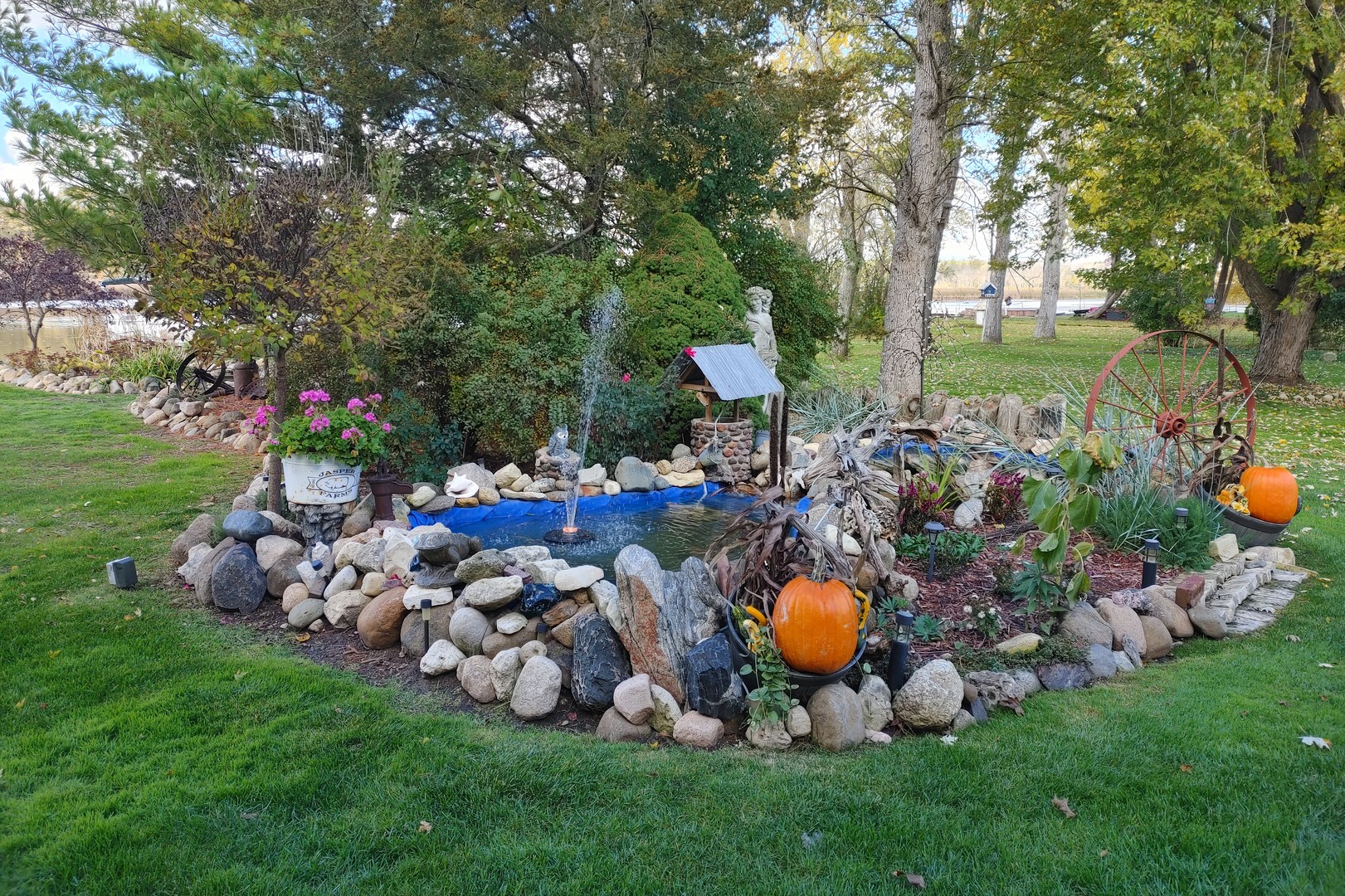 8508 Fox River Road, Waterford, WI 53185