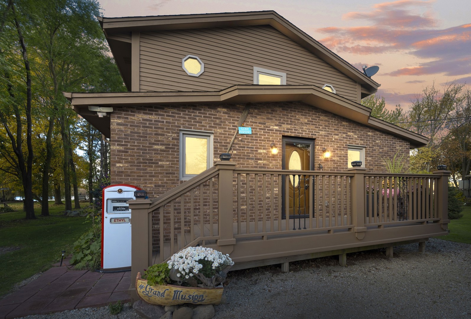 8508 Fox River Road, Waterford, WI 53185