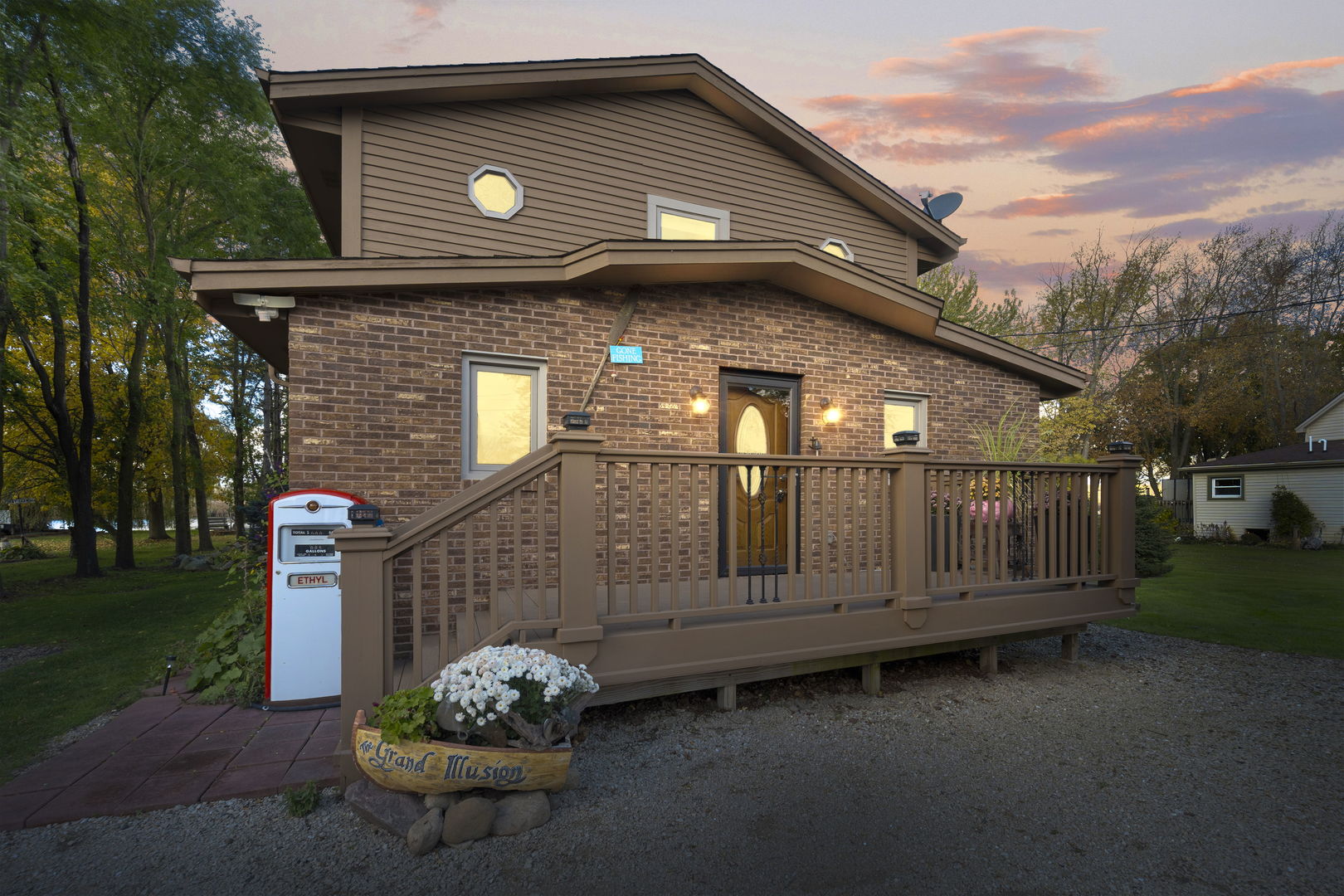 8508 Fox River Road, Waterford, WI 53185