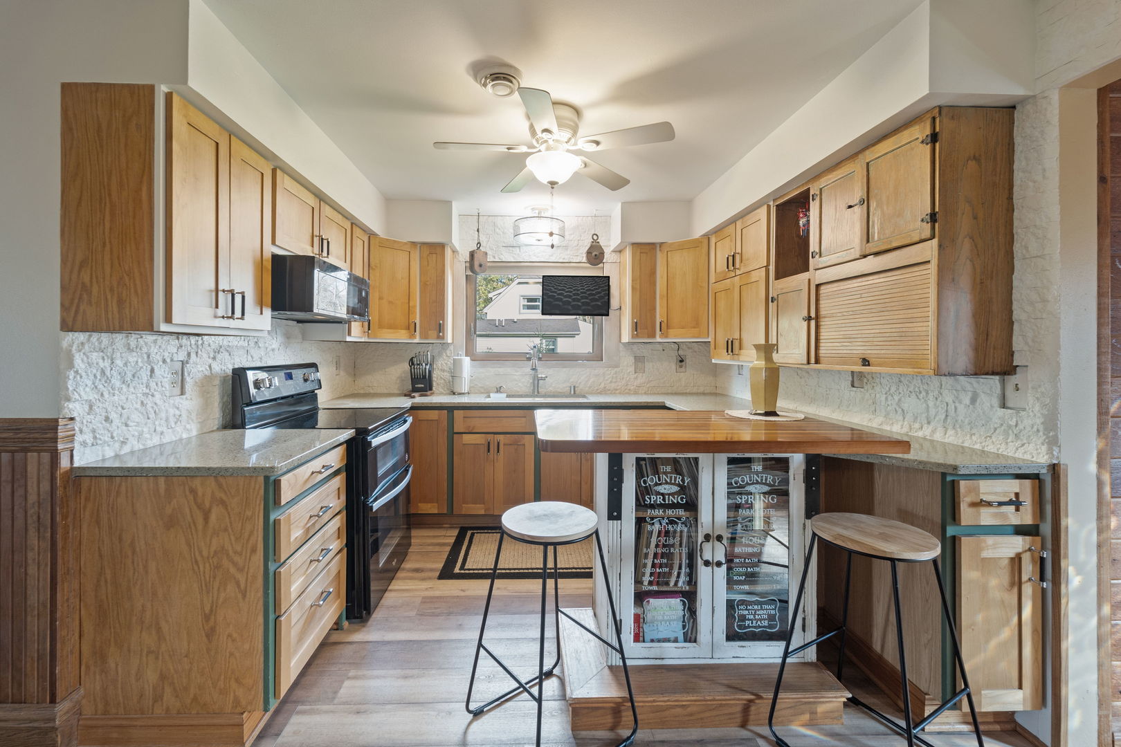 8508 Fox River Road, Waterford, WI 53185