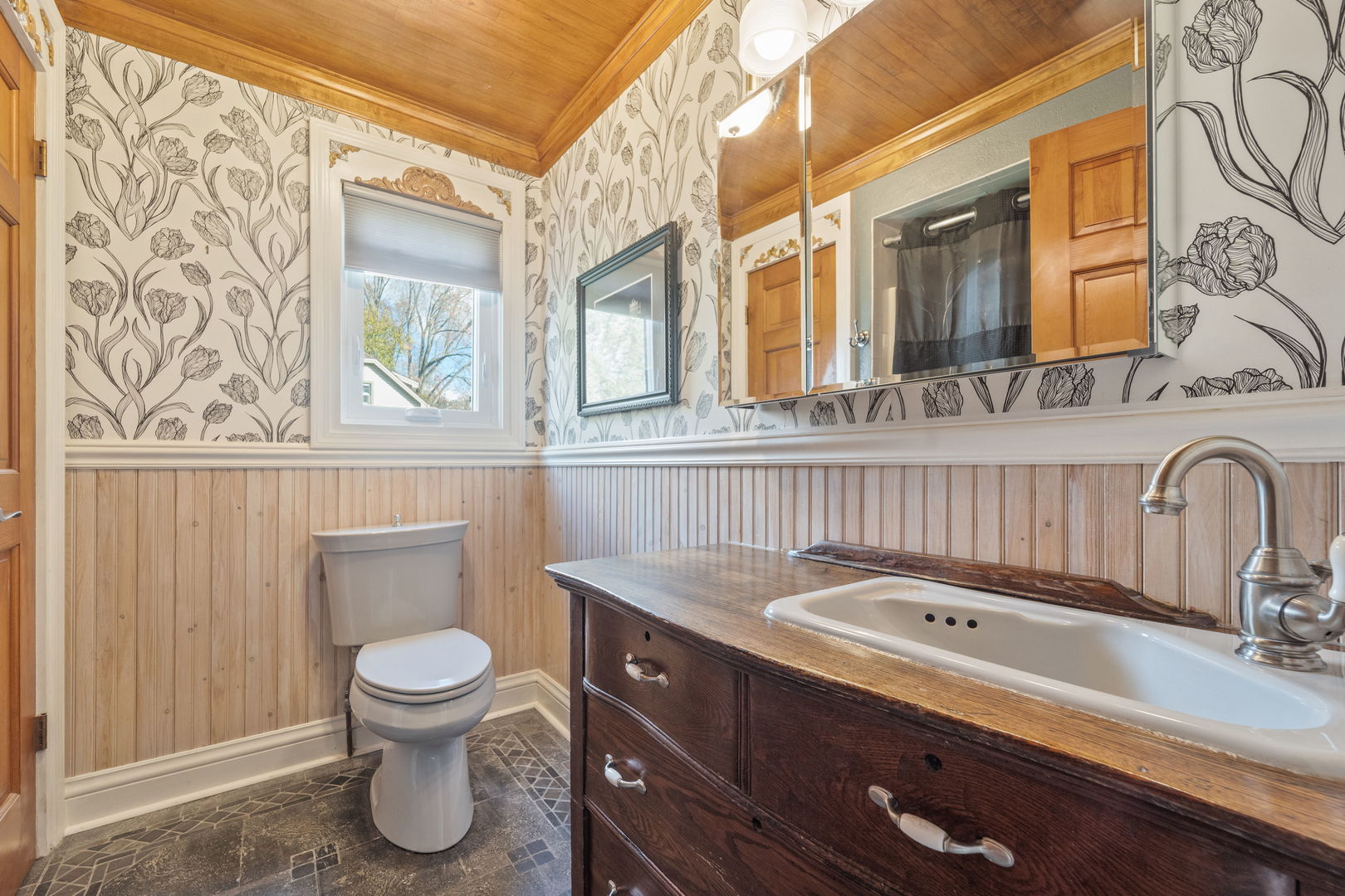 8508 Fox River Road, Waterford, WI 53185