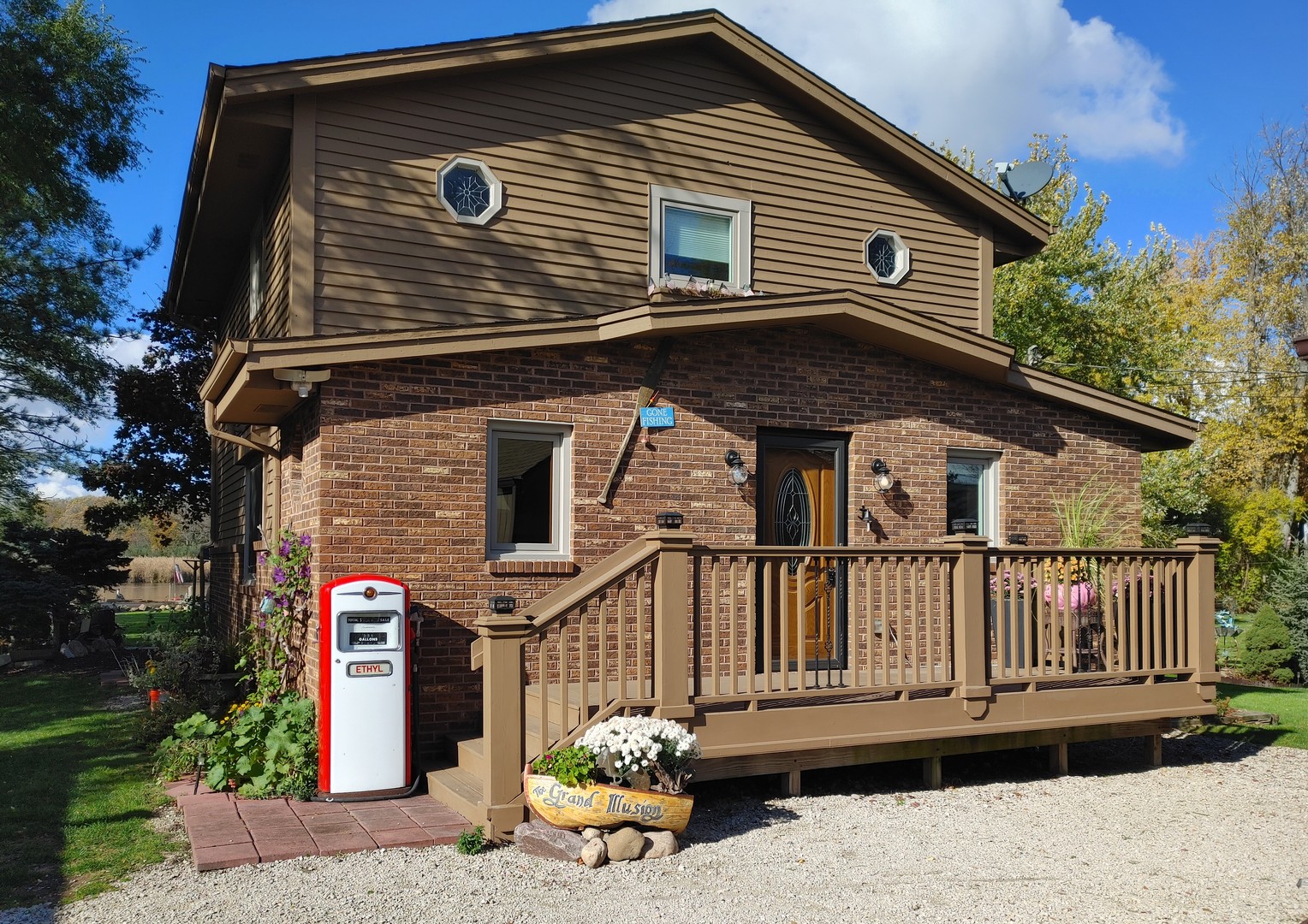 8508 Fox River Road, Waterford, WI 53185