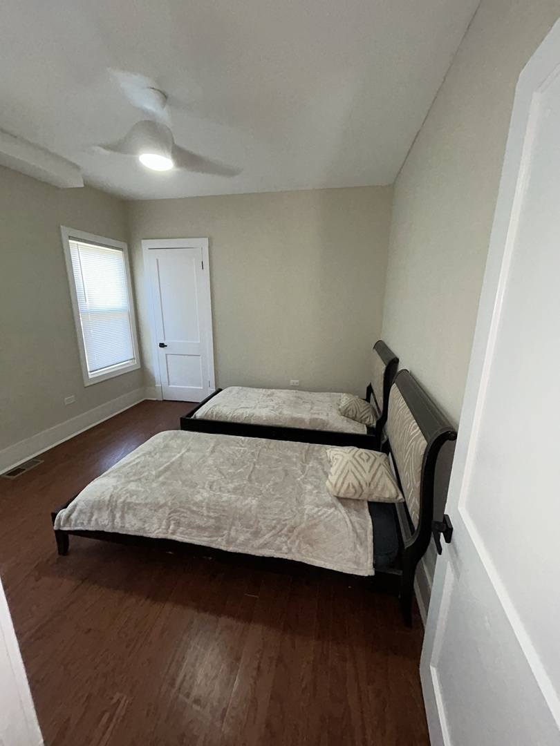 5915 W Iowa Street, Chicago, IL 60651