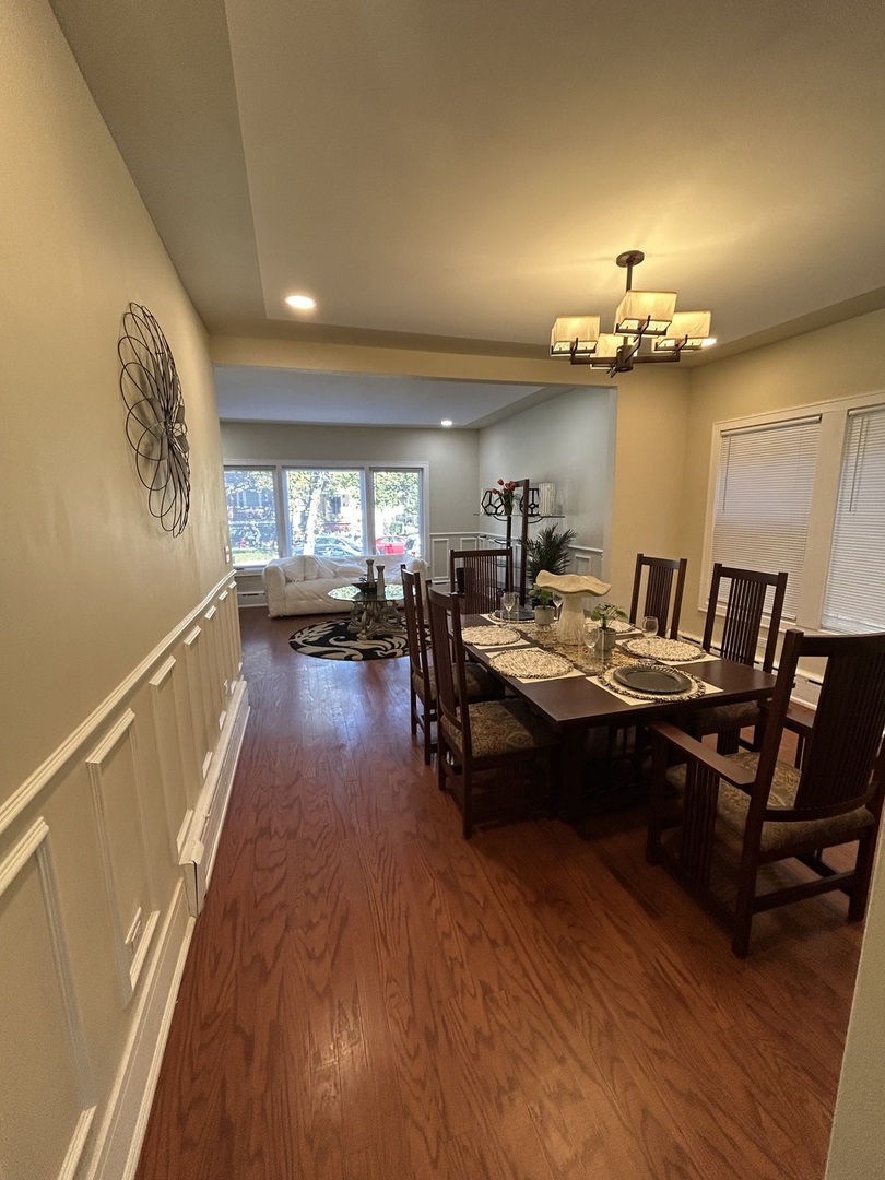 5915 W Iowa Street, Chicago, IL 60651