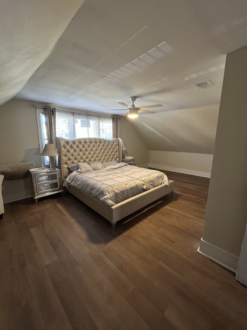 5915 W Iowa Street, Chicago, IL 60651