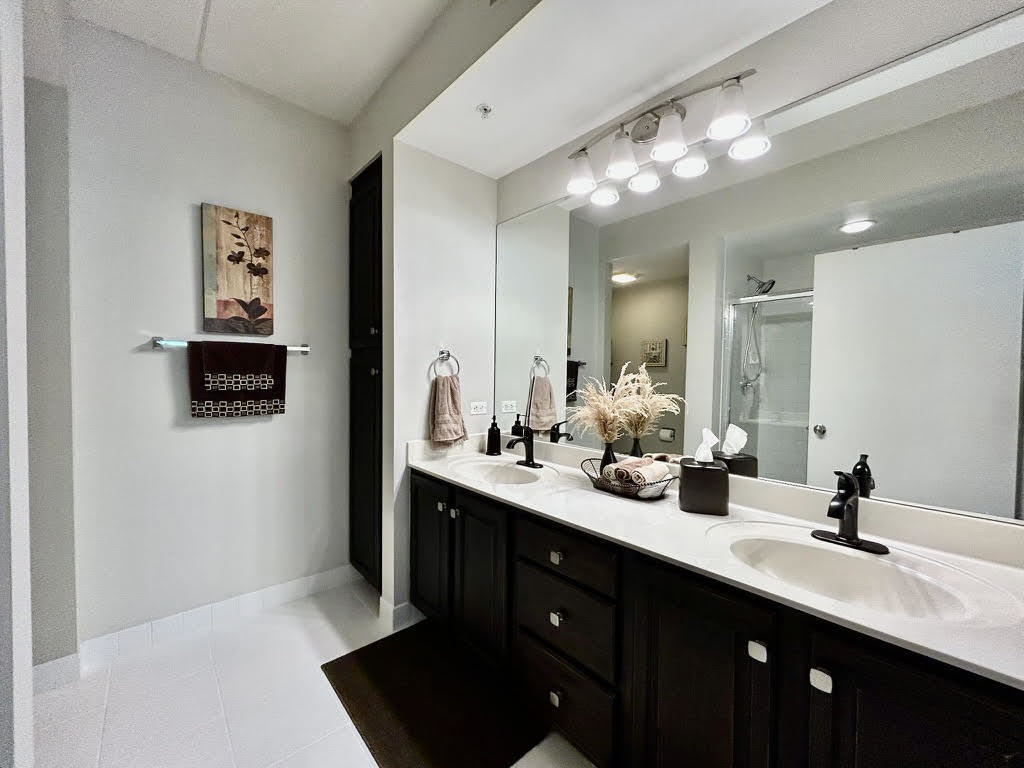 1675 Mill Street #302, Des Plaines, IL 60016