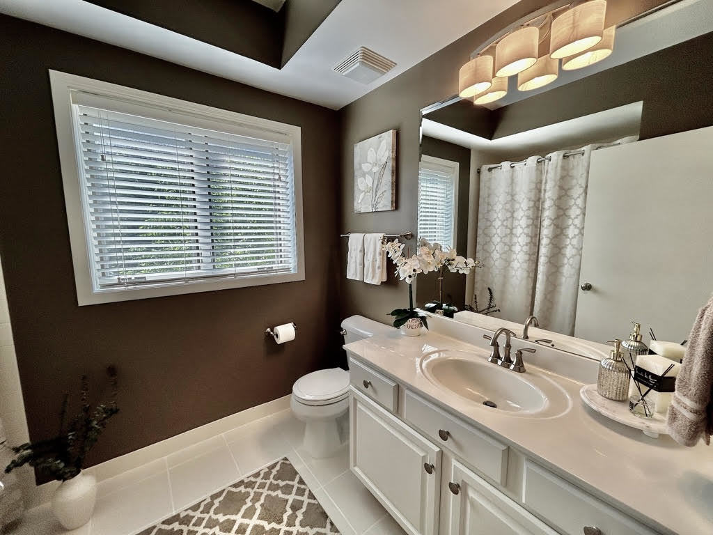 1675 Mill Street #302, Des Plaines, IL 60016