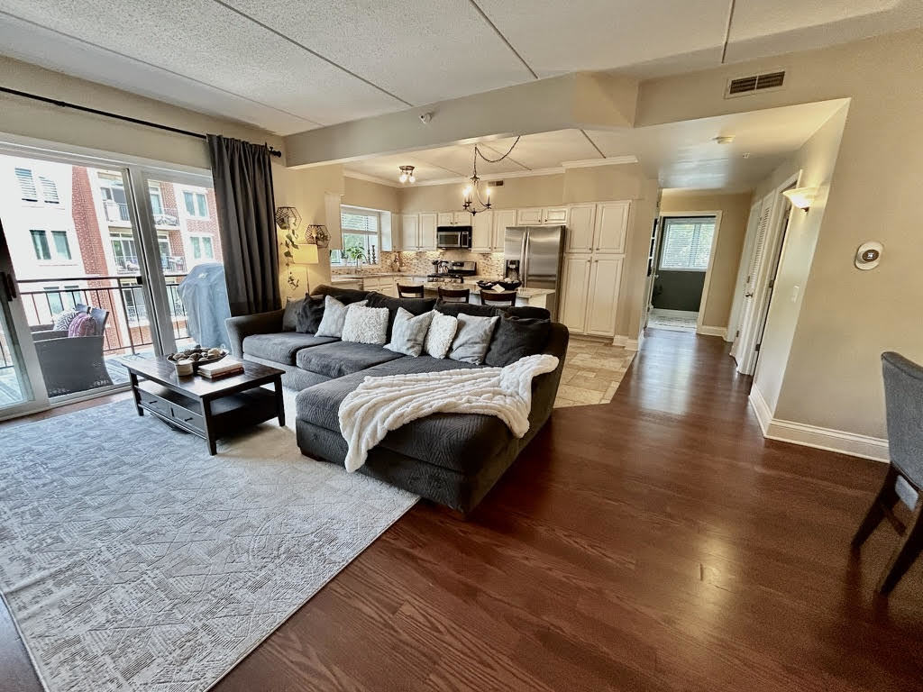 1675 Mill Street #302, Des Plaines, IL 60016