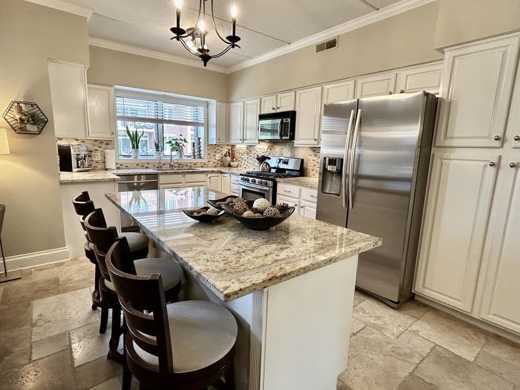 1675 Mill Street #302, Des Plaines, IL 60016