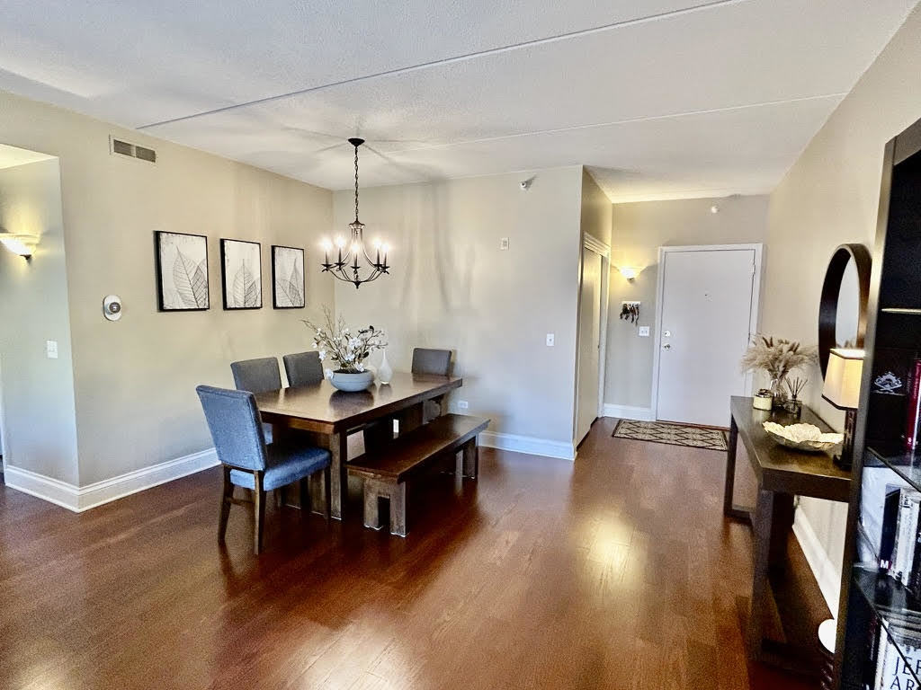 1675 Mill Street #302, Des Plaines, IL 60016