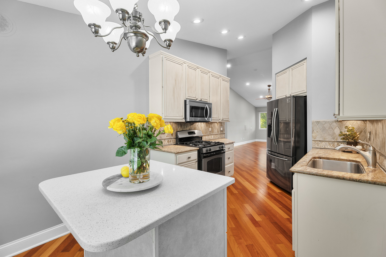 53 Samuel Drive, Streamwood, IL 60107