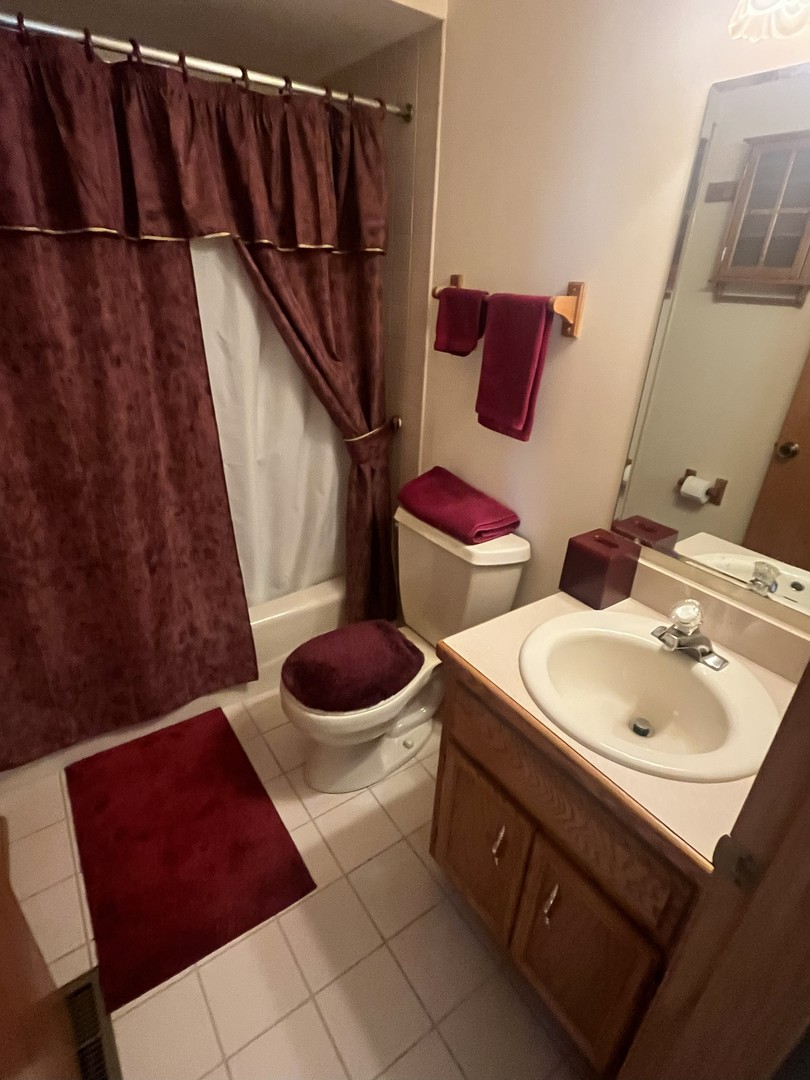 17237 Arrow Head Drive, Lockport, IL 60441