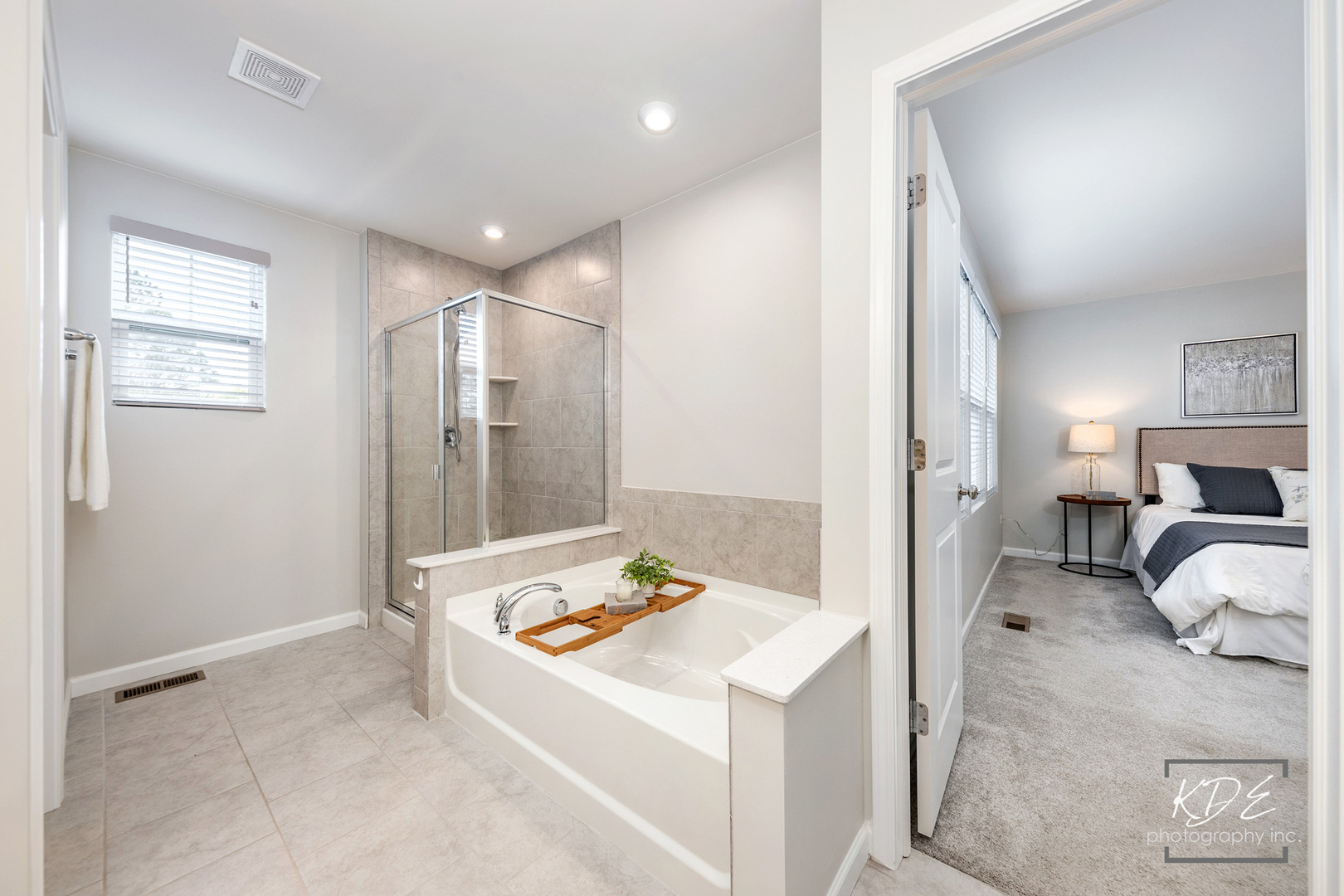 2110 Weatherbee Lane, Naperville, IL 60563