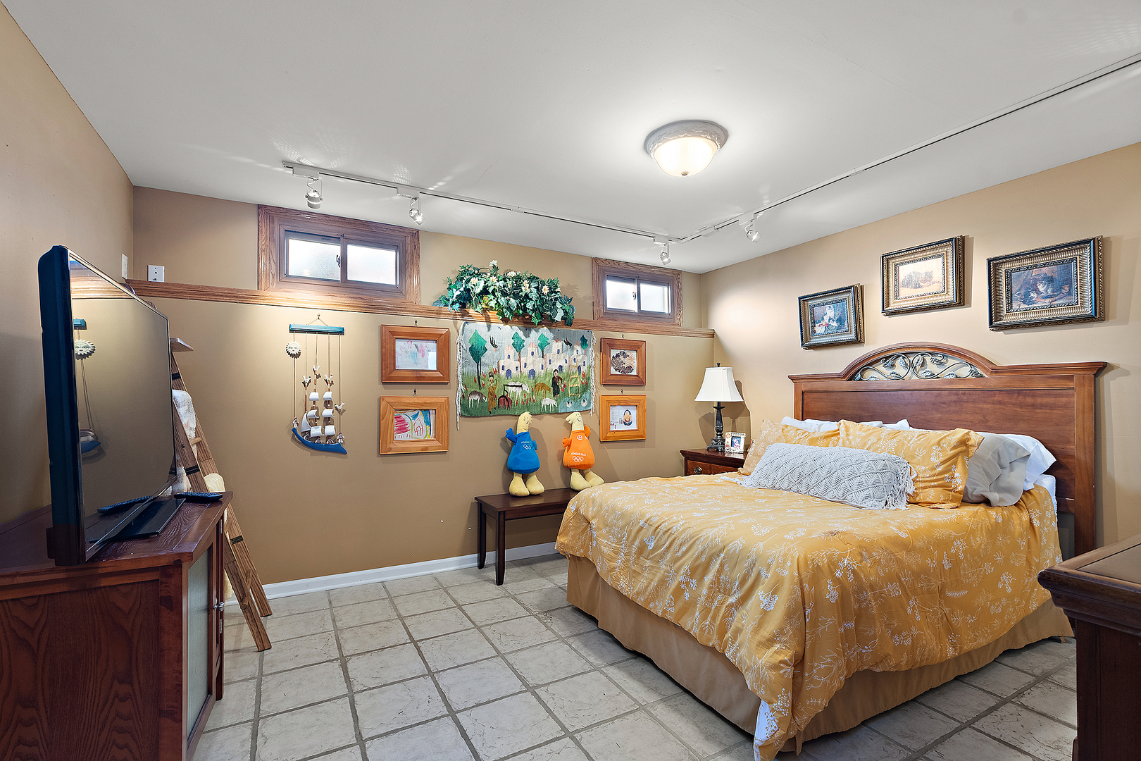 16626 Pear Avenue, Orland Park, IL 60467