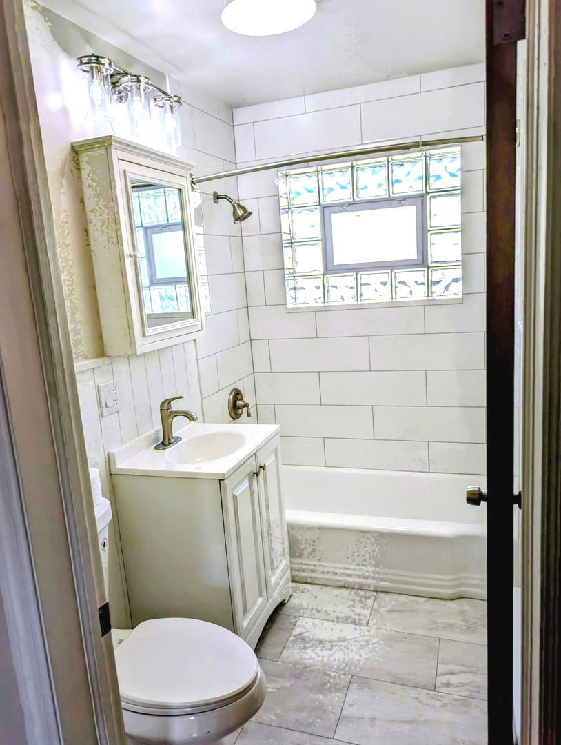 5916 W Montrose Avenue #2S, Chicago, IL 60634