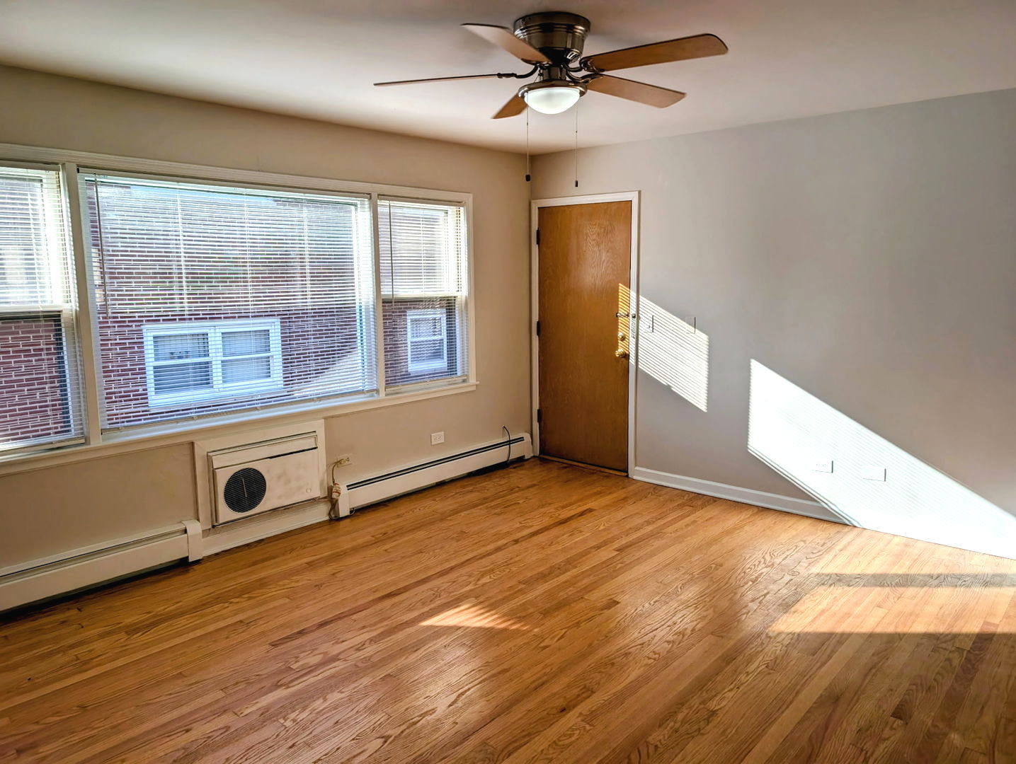 5916 W Montrose Avenue #2S, Chicago, IL 60634