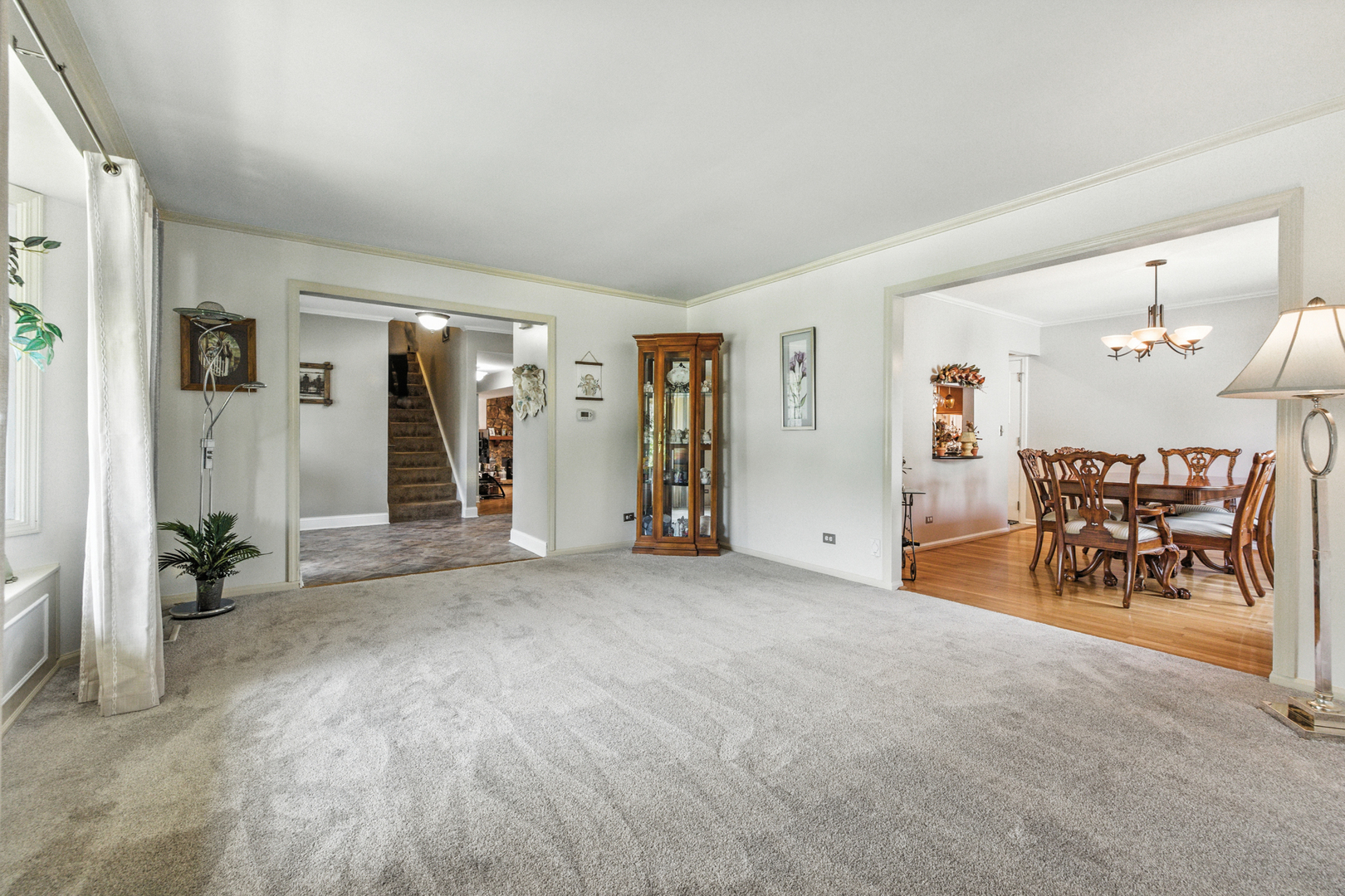 1022 Tennessee Lane, Elk Grove Village, IL 60007