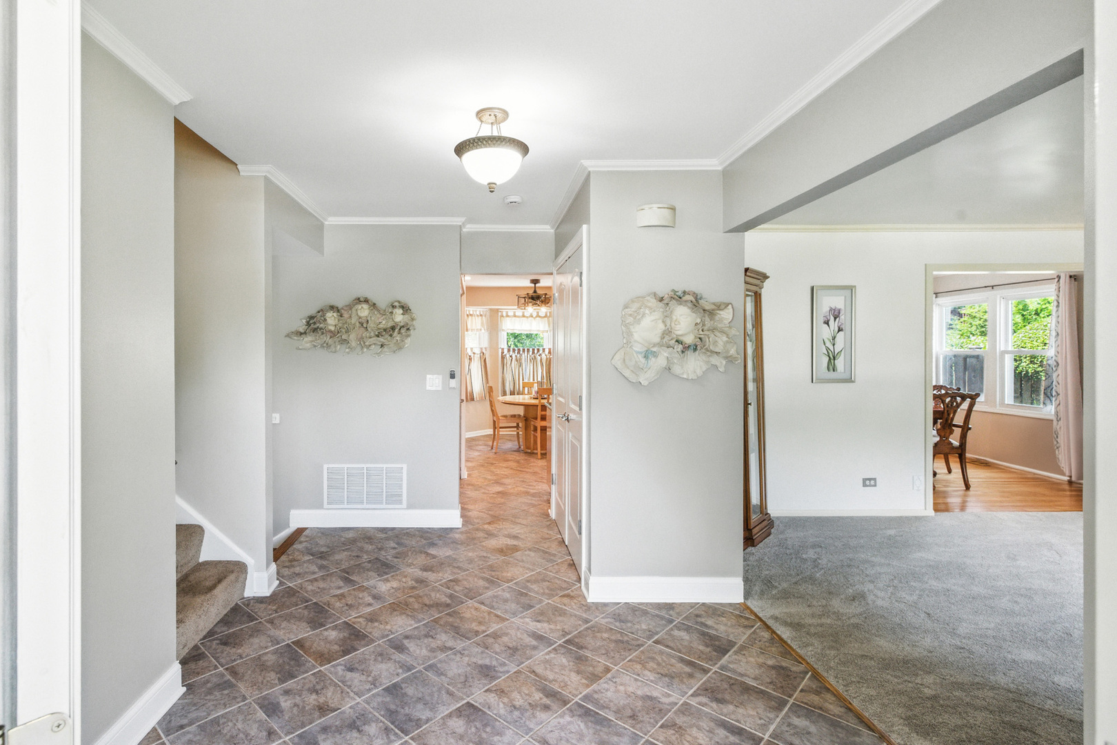 1022 Tennessee Lane, Elk Grove Village, IL 60007