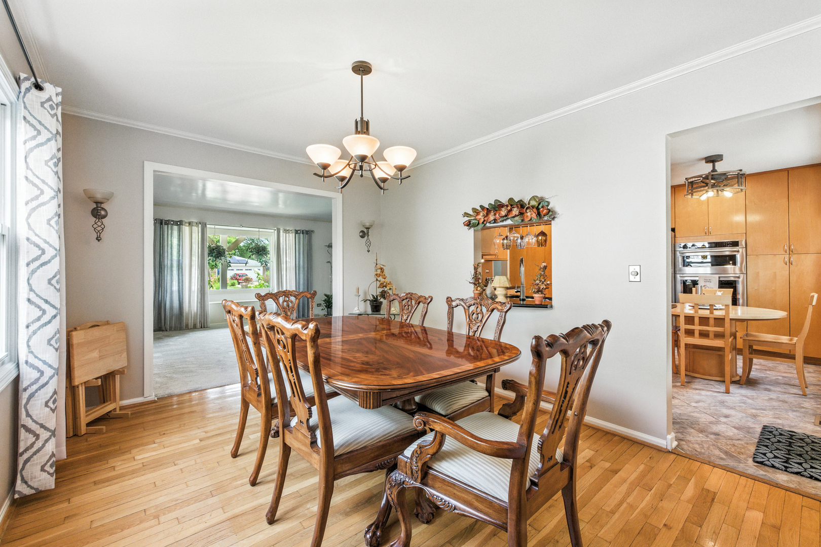 1022 Tennessee Lane, Elk Grove Village, IL 60007