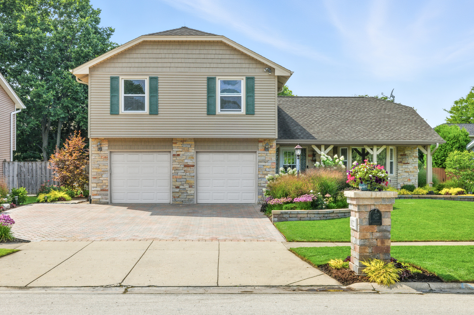 1022 Tennessee Lane, Elk Grove Village, IL 60007